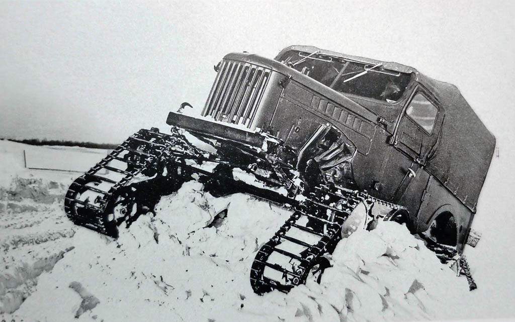 cccp.fun 1950 gaz 69 s gusenicami nezhdanovskogo